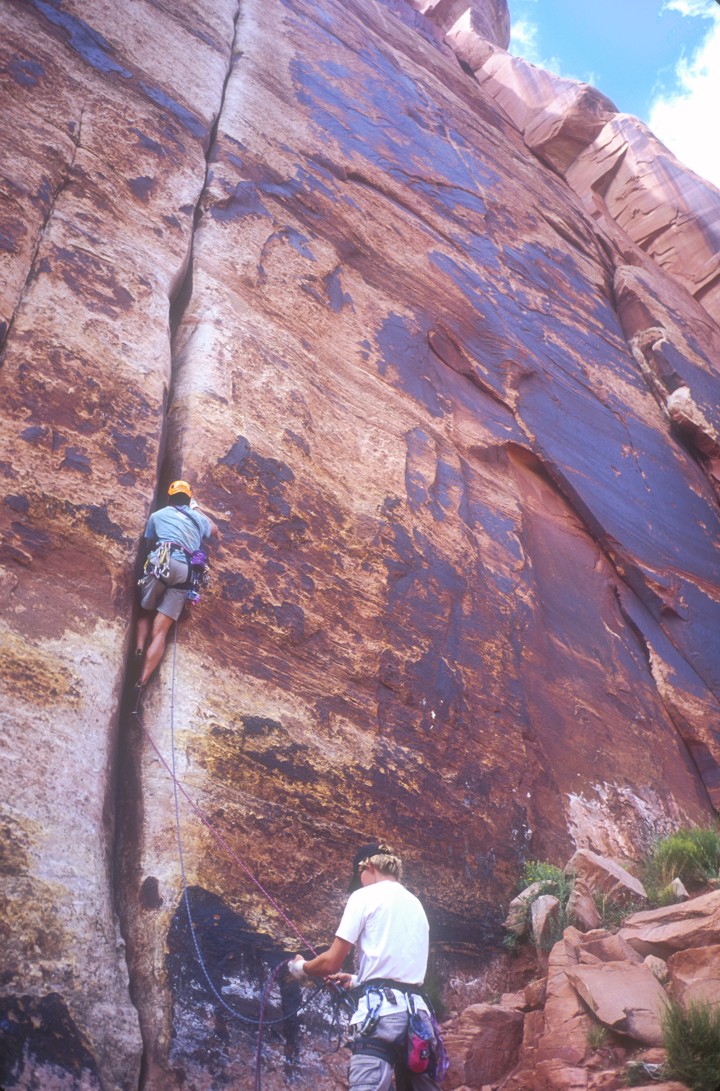 Starting out on Generic Crack; the crux of the route are the two pods just above